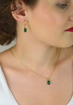 Eleganckie kolczyki Spark Briolette KWG601013MJG z pozłacanego srebra 925, ozdobione austriackimi kryształami w kolorze Majestic Green. Idealne na prezent lub wyjątkowe okazje (3).JPG