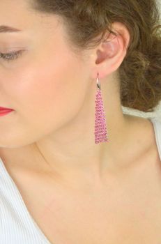 Ekskluzywne kolczyki srebrne próby 925 z kryształami Swarovski® w kolorze Rose. Długość 7,5 cm, zapięcie bigiel otwarty. Elegancki dodatek lub prezent. Sprawdź! (5).JPG