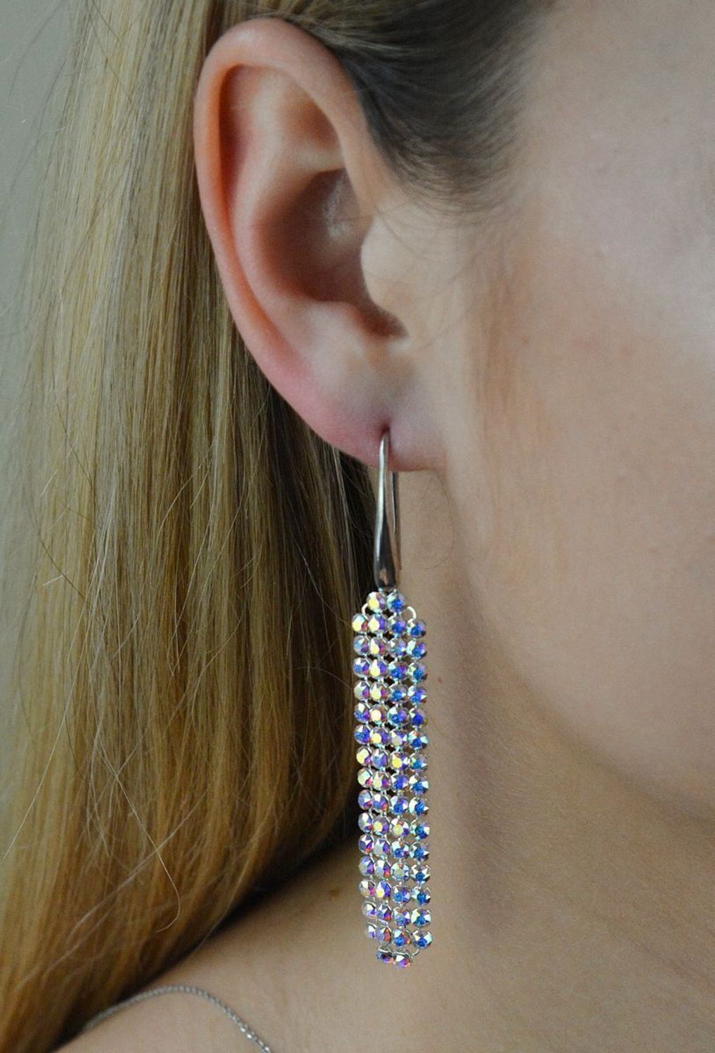 Kolczyki Srebrne Swarovski Wiszące Classy KWMESH4AB. Kolczyki srebrne Swarovski. Kolczyki wiszące. Kolczyki z kryształkami Swarovskiego. Kolczyki długie wiszące. Kolczyki Swarovskiego idealne na prezent.jpg