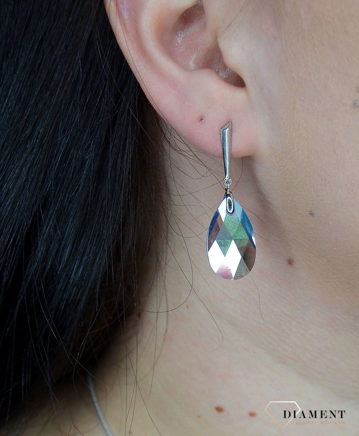 Kolczyki srebrne wiszące Swarovski w kolorze Light Sapphire Shimmer KWN610622LSASH.jpg