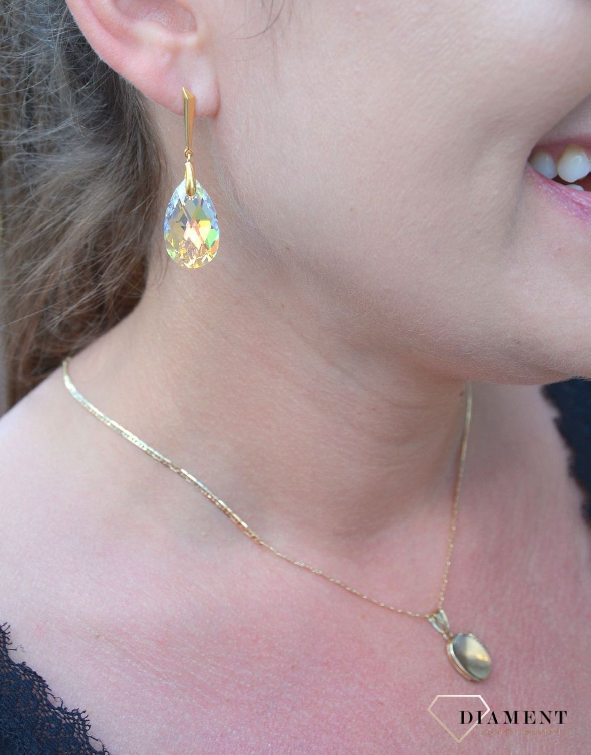 Srebrne kolczyki pozłacane wiszące Swarovski w kolorze Aurrora Borealis KWNG610622AB.jpg