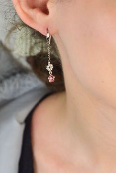 Kolczyki Srebrne Spark Swarovski Flores Light Rose KWROLOC47446LR (2).JPG