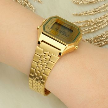 Stylowy zegarek Casio LA680WEGV-9AEF Classic. Złota stalowa koperta, cyfrowy wyświetlacz LED, alarm, stoper 1100 s i japońska niezawodność.3.jpg