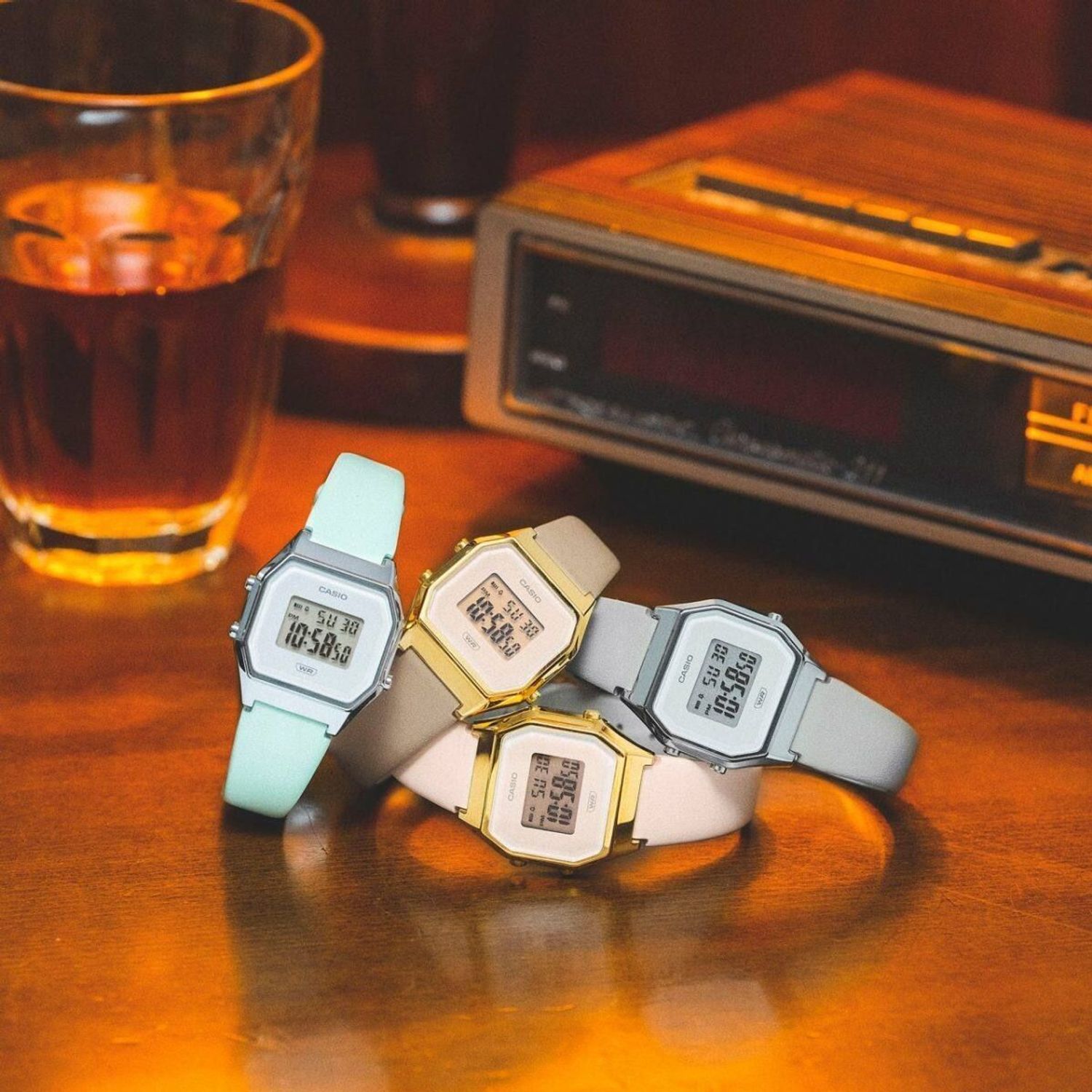 Zegarek damski Casio Vintage mini na miętowym pasku LA680WEL-3EF. Damski zegarek na pasku. Zegarek damski Casio Vintage. Zegarek damski na miętowym pasku Vintage. Zegarek damski elektroniczny. Zegarek idealny na prezent dla kobiety..jpg