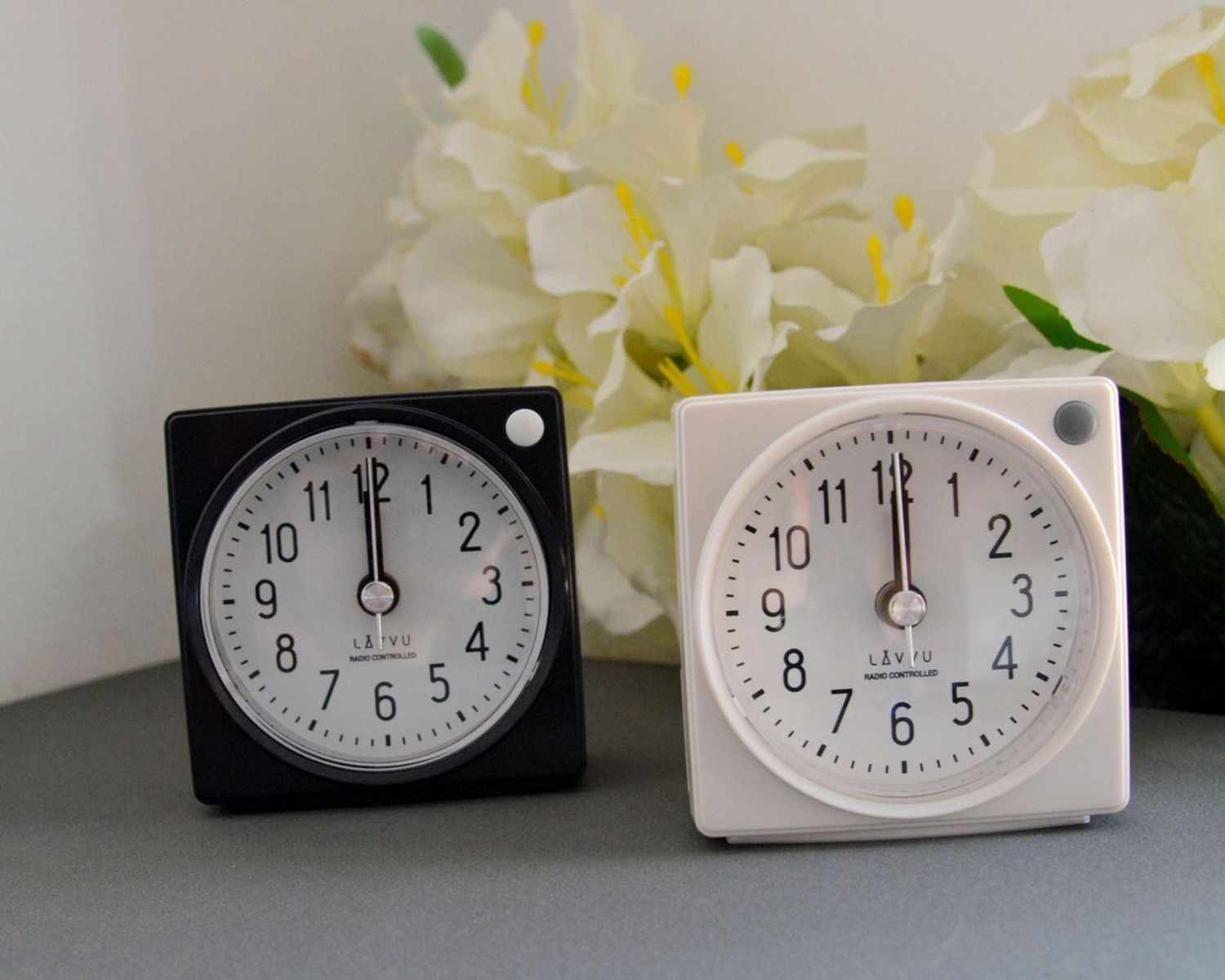 Budzik sterowany falami radiowymi LAR3021 Zdarza ci się zaspać Zaradź temu za pomocą jednego z naszych budzików. Budzik posiada funkcję alarmu i drzemkę. Ten wysokiej jakości budzik LAVVU z wyjątkowo długą gwar.jpg