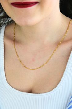 Łańcuszek stalowy pozłacany z kuleczkami 70 cm  zapięcie karabińczyk (3).jpg