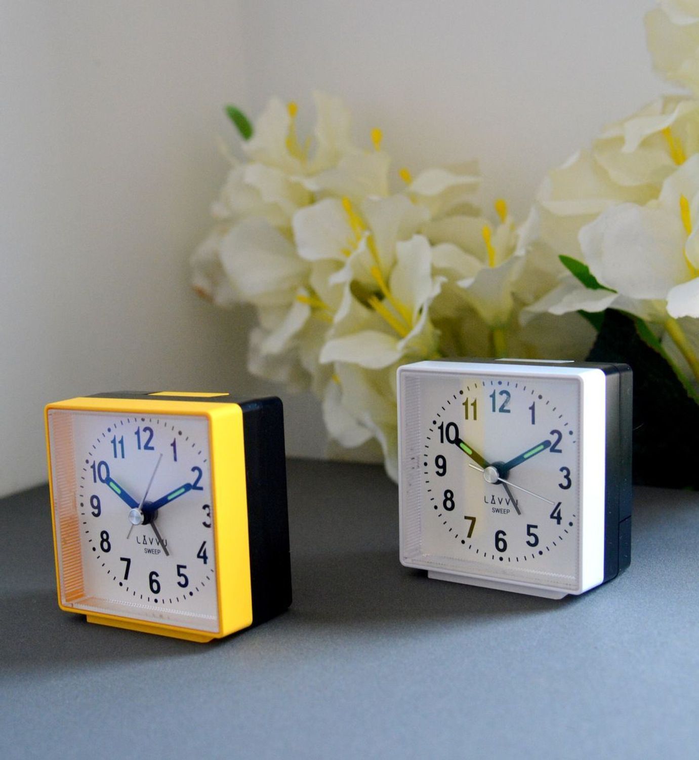 Budzik na baterię klasyczny cichy mechanizm LAVVU LAS3015, Zaradź temu za pomocą jednego z naszych budzików. Budzik od LAVVU z wyjątkowo długą gwarancją jest wyposażony w mechanizm SWEEP, dzięki któremu sekundn.jpg