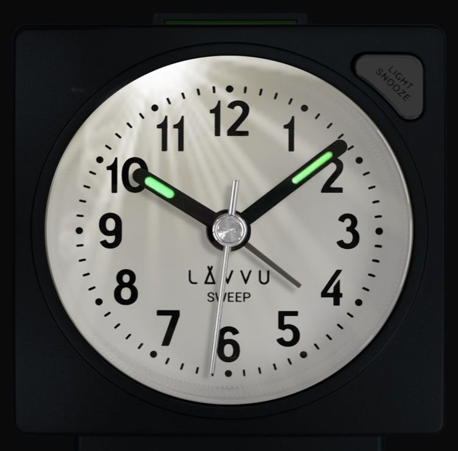 Budzik na baterię klasyczny cichy mechanizm LAVVU LAS3040, Zdarza ci się zaspać Zaradź temu za pomocą jednego z naszych budzików. Budzik od LAVVU z wyjątkowo długą gwarancją jest wyposażony w mechanizm SWEEP, d.jpg