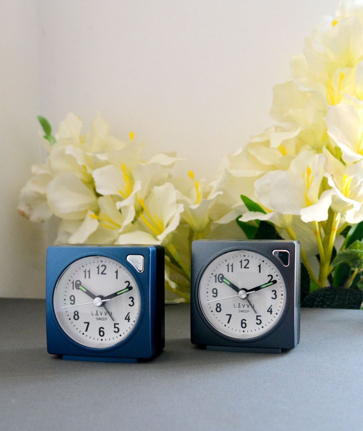 Budzik na baterię klasyczny cichy mechanizm LAVVU LAS3040, Zdarza ci się zaspać Zaradź temu za pomocą jednego z naszych budzików. Budzik od LAVVU z wyjątkowo długą gwarancją jest wyposażony w mechanizm SWEEP, d.jpg