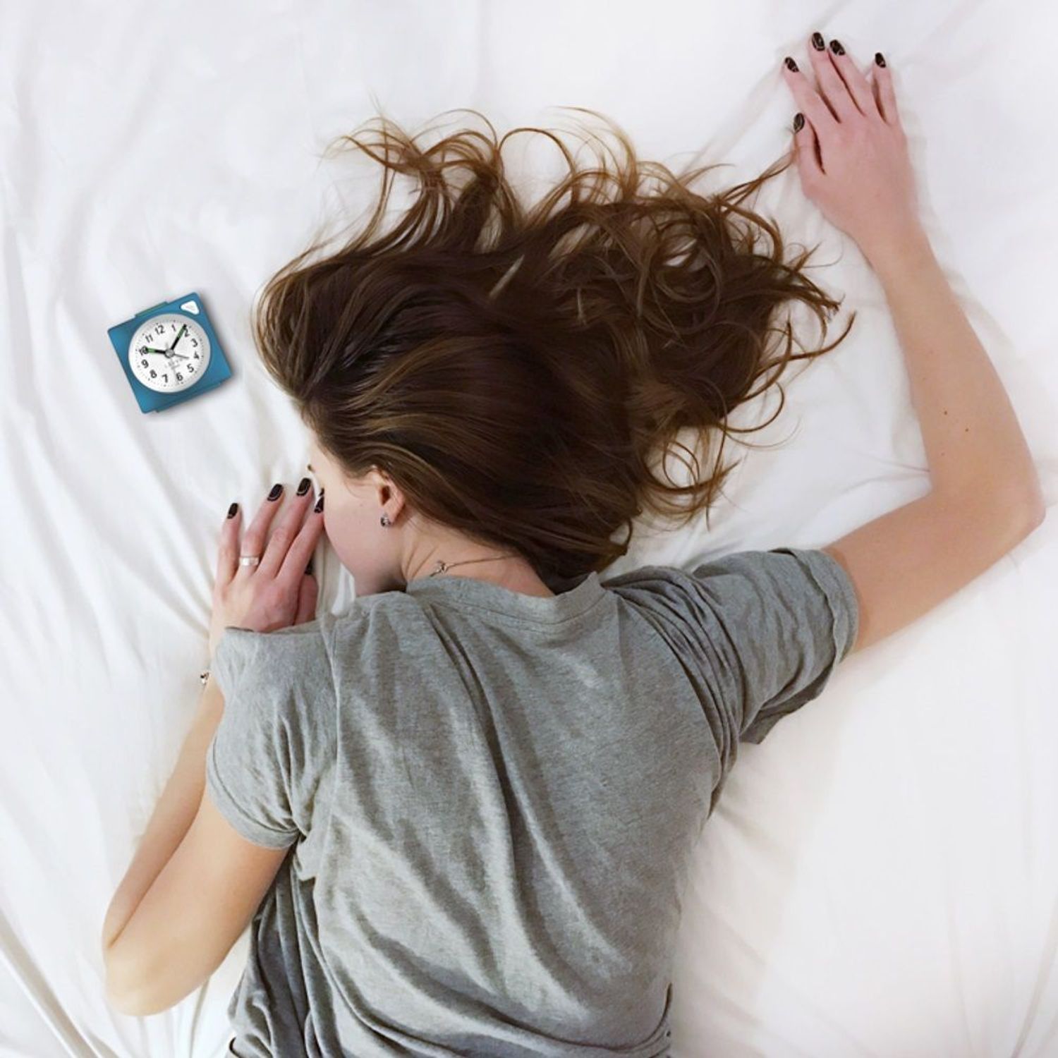 Budzik na baterię klasyczny cichy mechanizm LAVVU LAS3041, Zdarza ci się zaspać Zaradź temu za pomocą jednego z naszych budzików. Budzik od LAVVU z wyjątkowo długą gwarancją jest wyposażony w mechanizm SWEEP, d.jpg