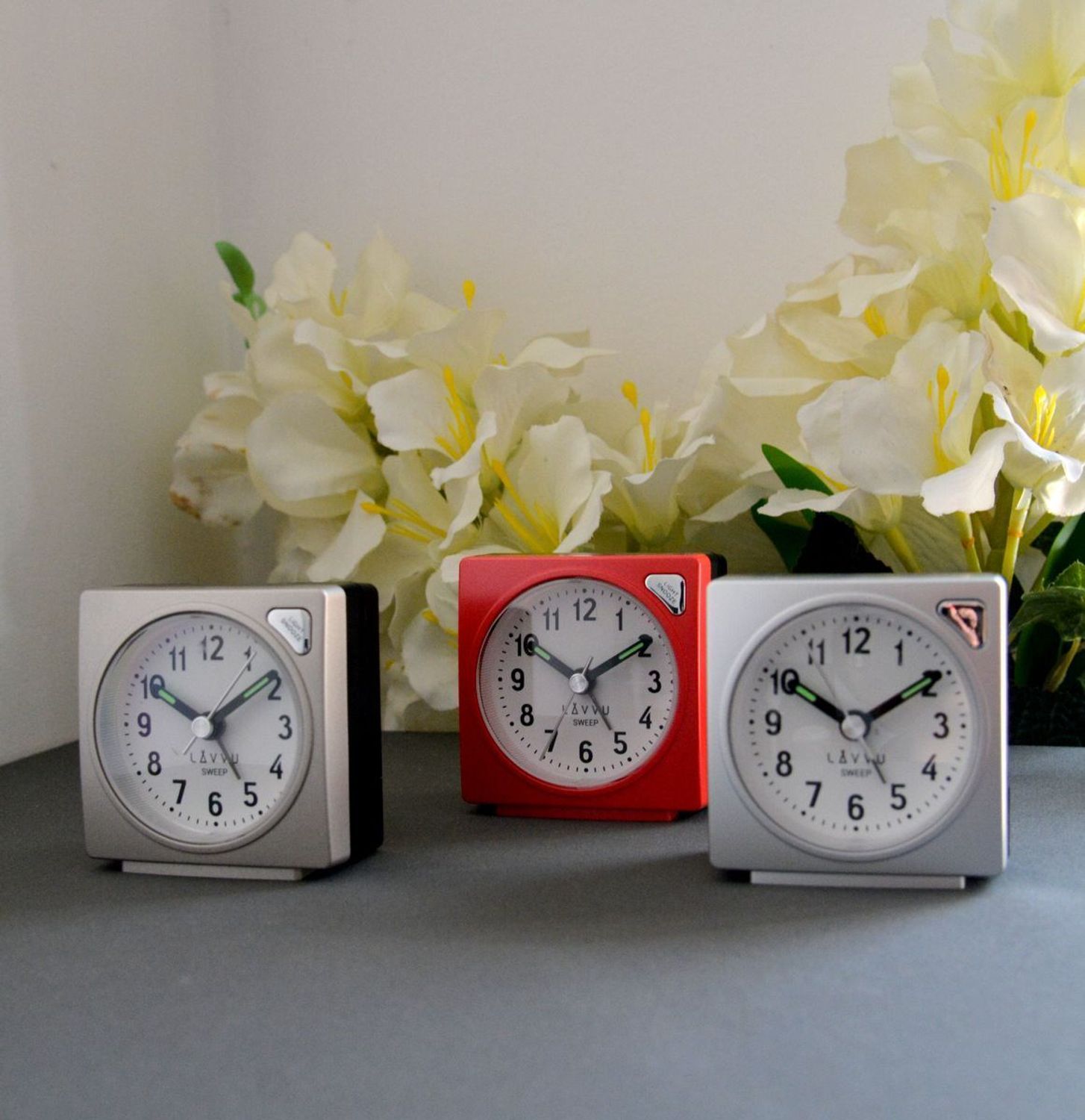 Budzik na baterię klasyczny cichy mechanizm LAVVU LAS3047 Zdarza ci się zaspać Zaradź temu za pomocą jednego z naszych budzików. Budzik od LAVVU z wyjątkowo długą gwarancją jest wyposażony w mechanizm SWEEP, dz.jpg