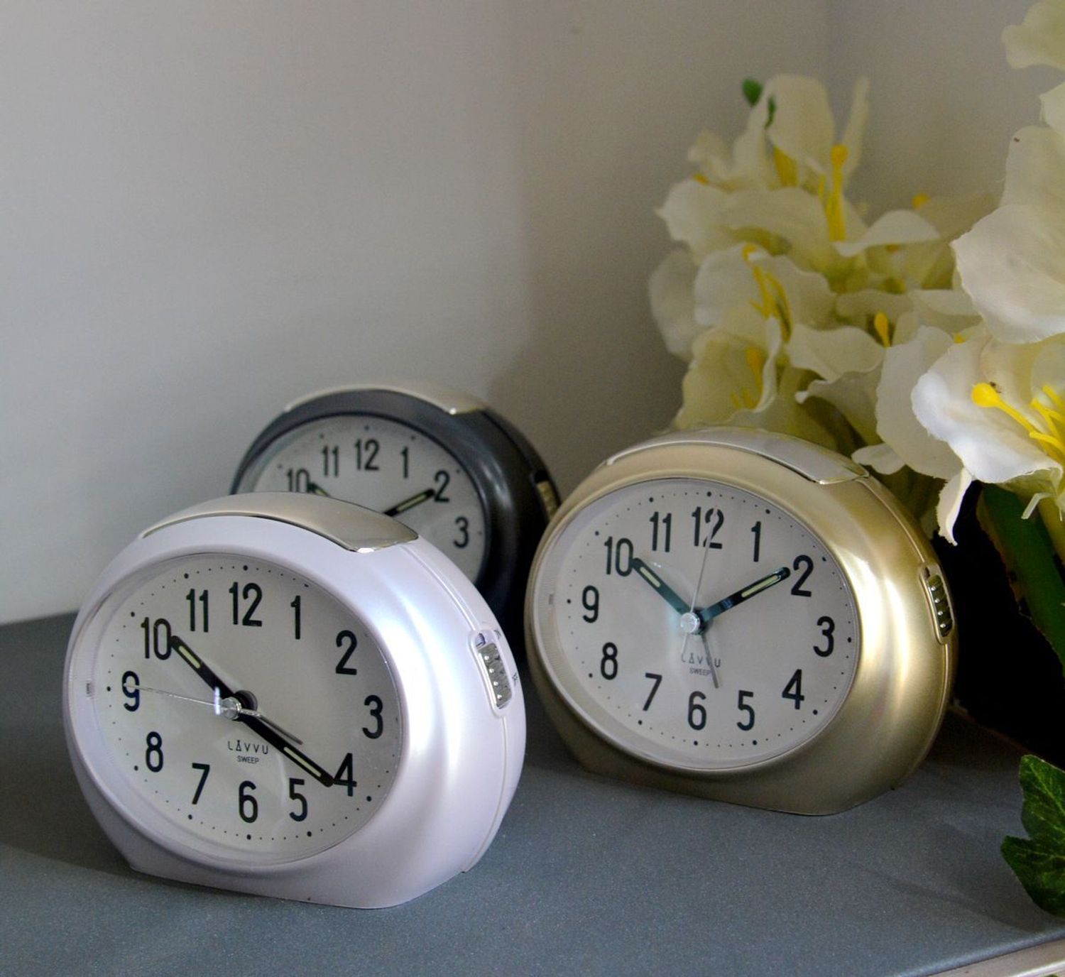 Budzik LAVVU biały SWEEP LAS3050 Zdarza ci się zaspać Zaradź temu za pomocą jednego z naszych budzików. Budzik od LAVVU z wyjątkowo długą gwarancją jest wyposażony w mechanizm SWEEP, dzięki któremu sekundnik ni.jpg