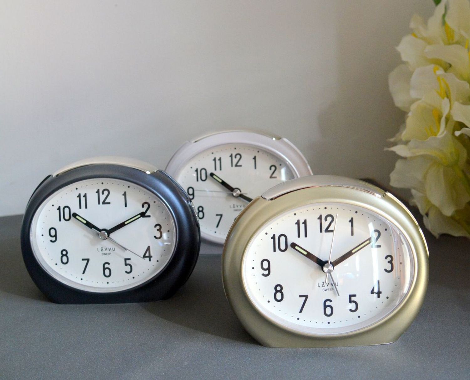 Budzik LAVVU czarny SWEEP LAS3051, Zdarza ci się zaspać Zaradź temu za pomocą jednego z naszych budzików. Budzik od LAVVU z wyjątkowo długą gwarancją jest wyposażony w mechanizm SWEEP, dzięki któremu sekundnik.jpg