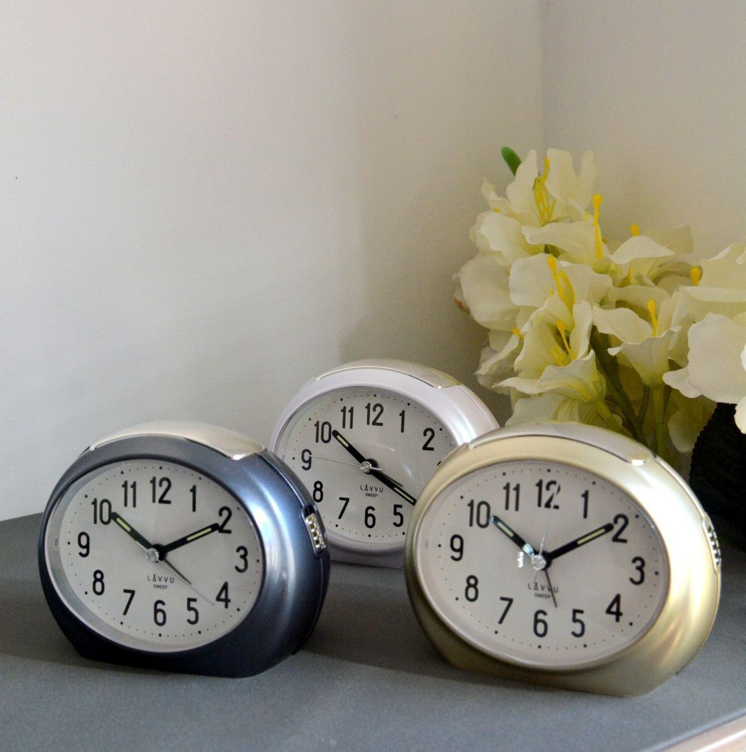 Budzik LAVVU czarny SWEEP LAS3051, Zdarza ci się zaspać Zaradź temu za pomocą jednego z naszych budzików. Budzik od LAVVU z wyjątkowo długą gwarancją jest wyposażony w mechanizm SWEEP, dzięki któremu sekundnik.jpg