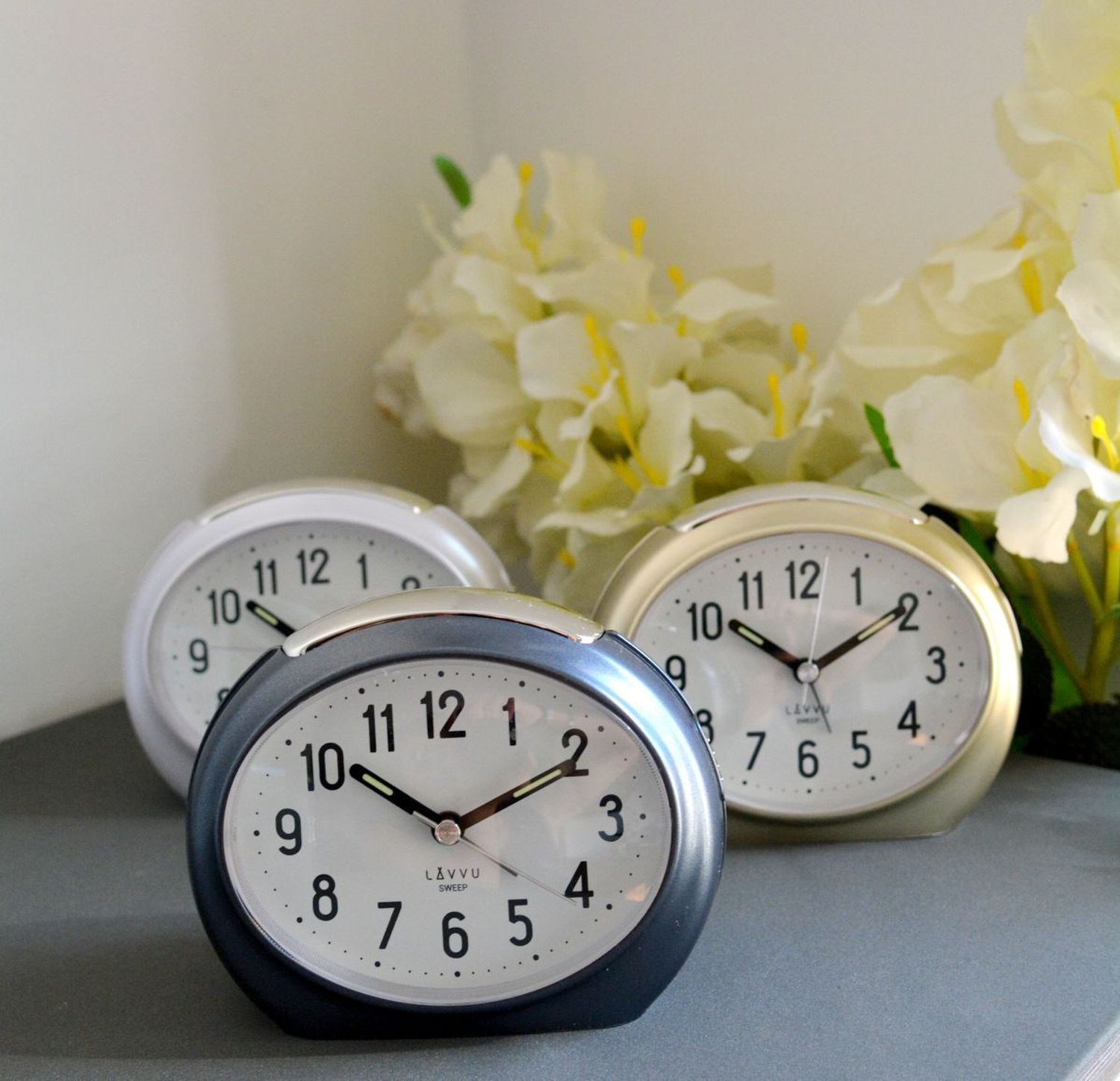 Budzik LAVVU czarny SWEEP LAS3051, Zdarza ci się zaspać Zaradź temu za pomocą jednego z naszych budzików. Budzik od LAVVU z wyjątkowo długą gwarancją jest wyposażony w mechanizm SWEEP, dzięki któremu sekundnik.jpg