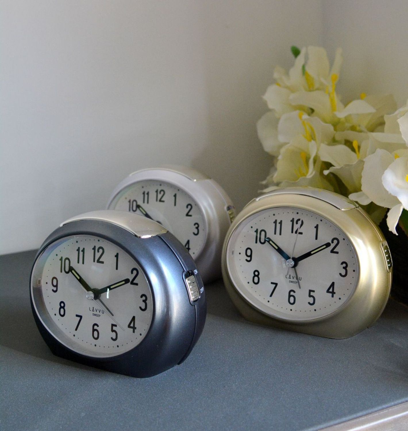 Budzik LAVVU Złoty SWEEP LAS3052 Zdarza ci się zaspać Zaradź temu za pomocą jednego z naszych budzików. Budzik od LAVVU z wyjątkowo długą gwarancją jest wyposażony w mechanizm SWEEP, dzięki któremu sekundnik ni.jpg