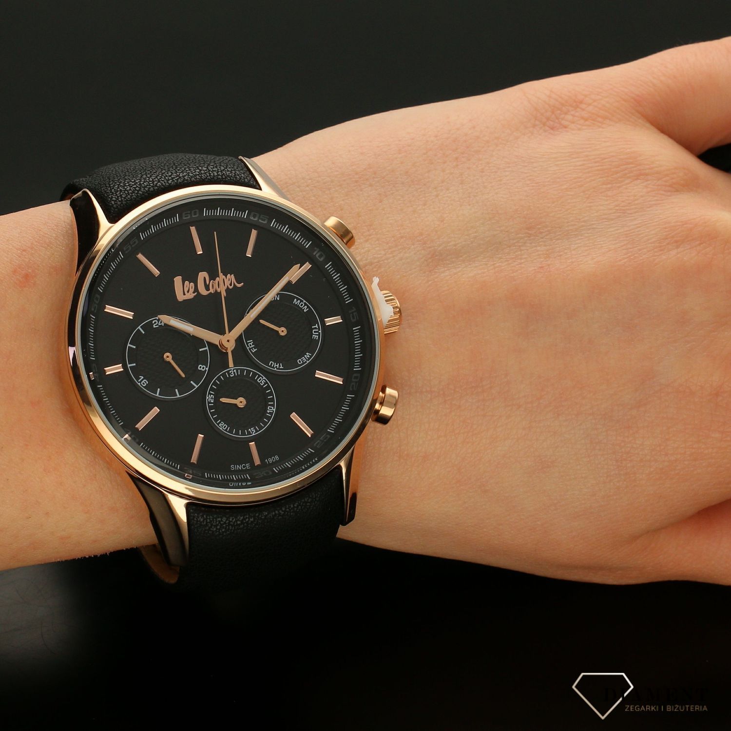 Zegarek męski na czarnym pasku ze złotymi dodatkami LEE COOPER LC06971.451.jpg
