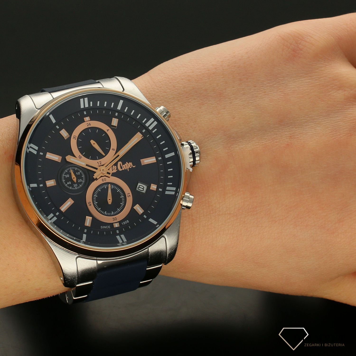 Zegarek męski na bransolecie niebiesko-srebrnej Lee Cooper LC06976.590.jpg