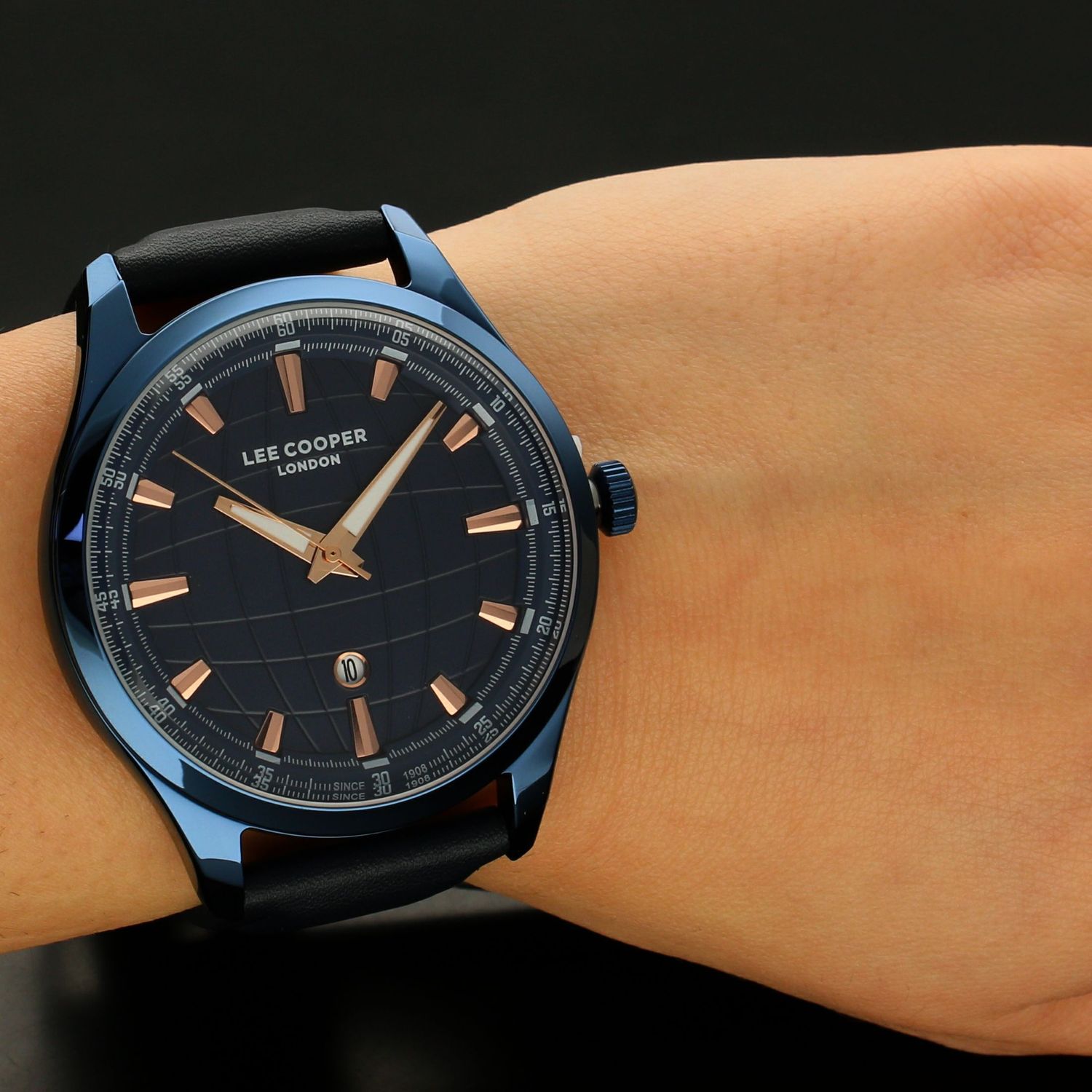 Zegarek męski Lee Cooper LC07074.999 to niebieski model na czarnym pasku (1).jpg