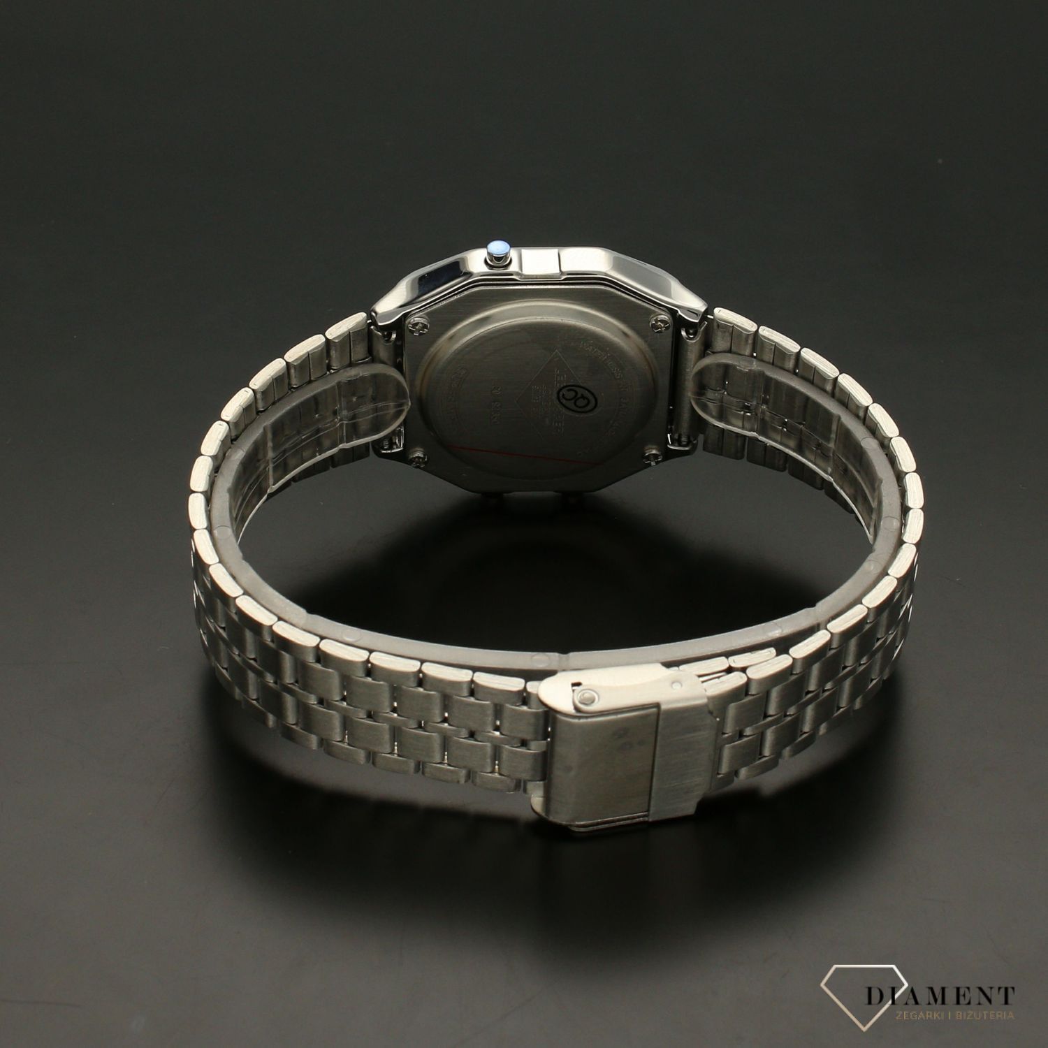 Damski zegarek Lee Cooper LC07192.350. Zegarek damski elektroniczny Lee Cooper z prostokątną kopertą oraz biżuteryjną bransoletą. Zegarek będzie idealnym prezentem dla kobiety a pamiątkowy grawer za 0zł będzie piękną.jpg