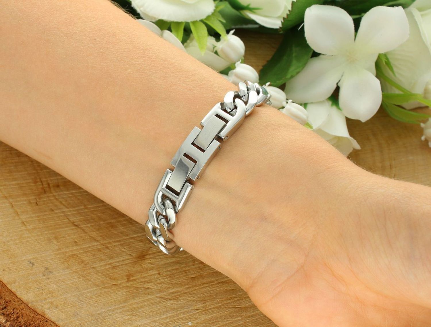 Zegarek damski Lee Cooper LC08130.320 – srebrny, stalowy, kwadratowa koperta, perłowa tarcza (1).jpg