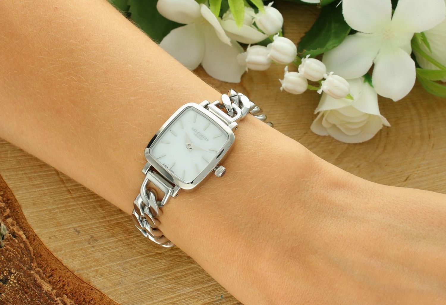 Zegarek damski Lee Cooper LC08130.320 – srebrny, stalowy, kwadratowa koperta, perłowa tarcza (1).jpg