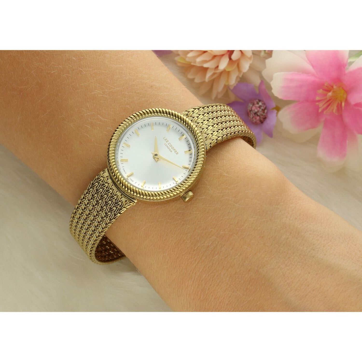 Zegarek damski Lee Cooper LC08136.130, złota bransoleta mesh, srebrna tarcza, elegancki i ponadczasowy, idealny do wiosennych i codziennych stylizacji1.jpg