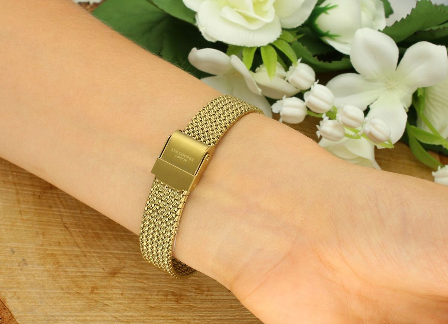 Zegarek damski Lee Cooper LC08136.170 – zielona tarcza, złota bransoleta mesh, fashion Spring 25 (2).jpg