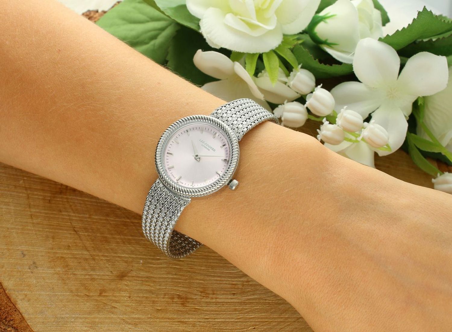Zegarek damski Lee Cooper LC08136.370 – srebrna mesh bransoleta, beżowa tarcza, kolekcja Spring 25 (2).jpg