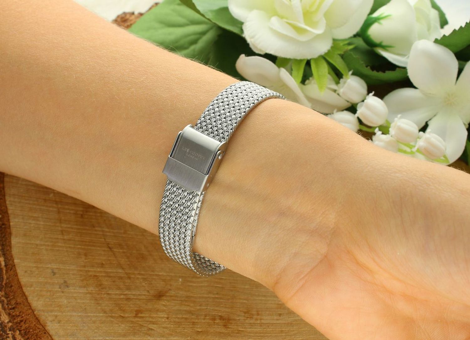 Zegarek damski Lee Cooper LC08136.370 – srebrna mesh bransoleta, beżowa tarcza, kolekcja Spring 25 (2).jpg