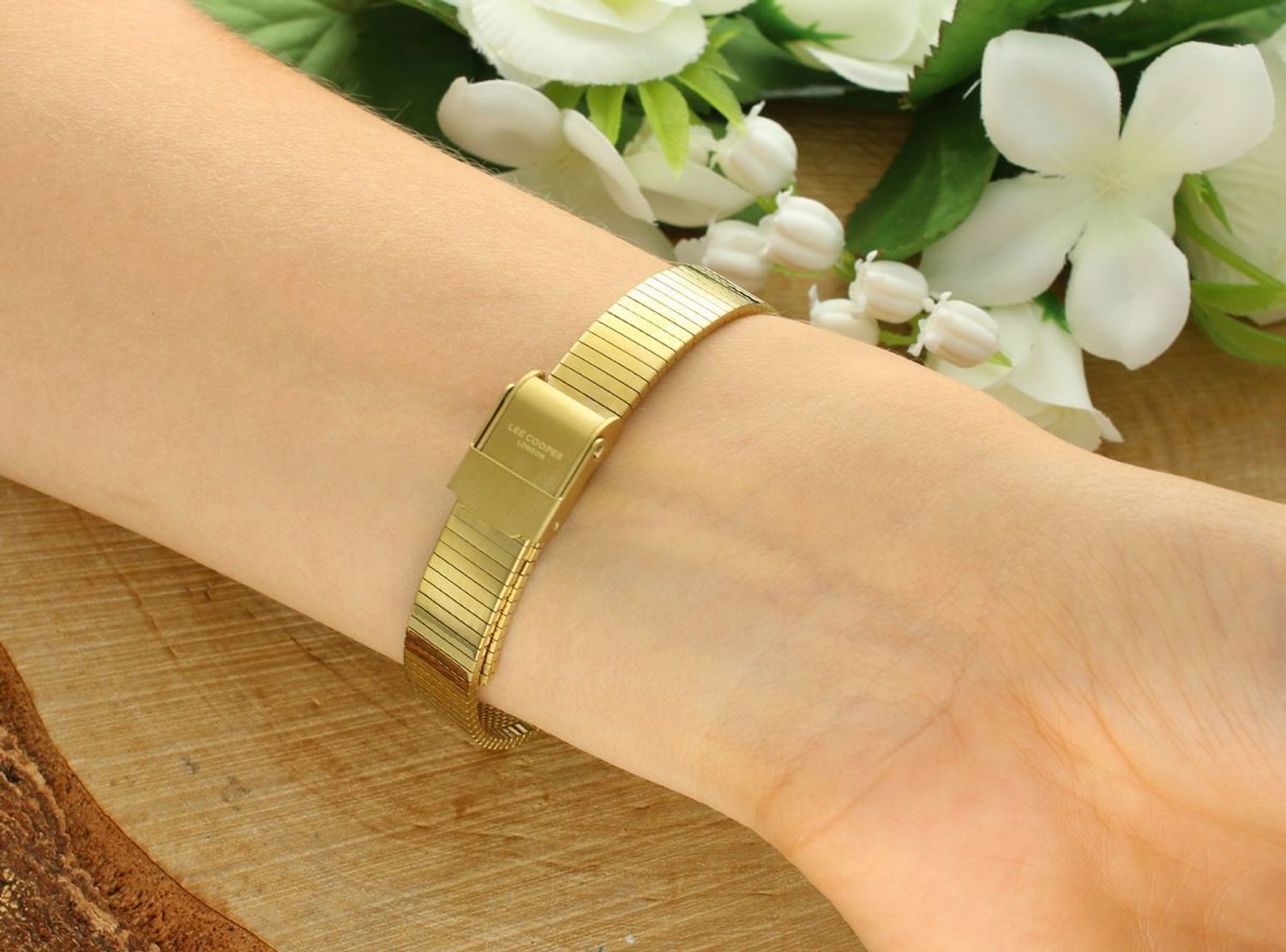 Zegarek damski Lee Cooper LC08138.120 – złoty fashion z perłową tarczą, kolekcja Spring 25 (1).jpg