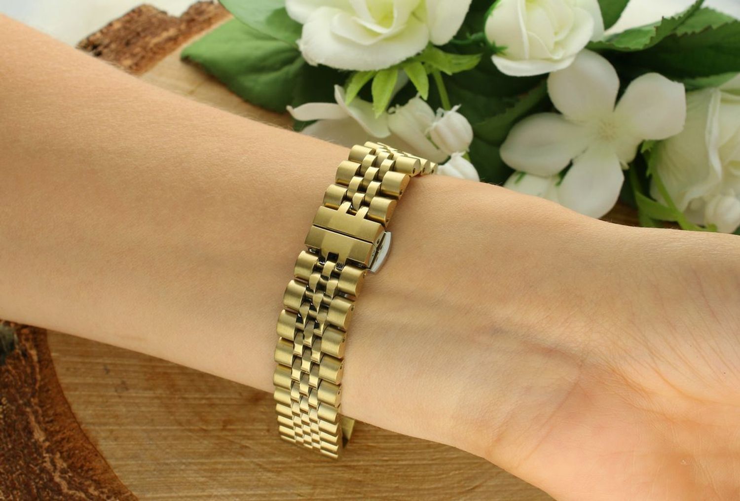 Zegarek damski Lee Cooper LC08167.120 – złoty, perłowa tarcza, kolekcja Spring 25 (2).jpg