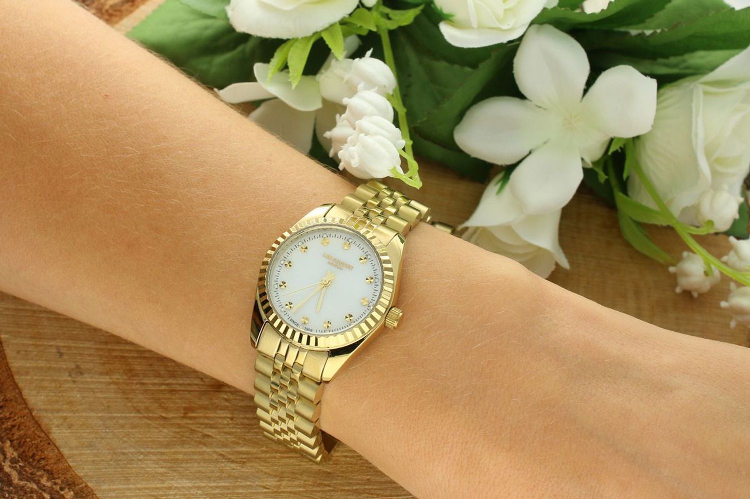 Zegarek damski Lee Cooper LC08167.120 – złoty, perłowa tarcza, kolekcja Spring 25 (2).jpg