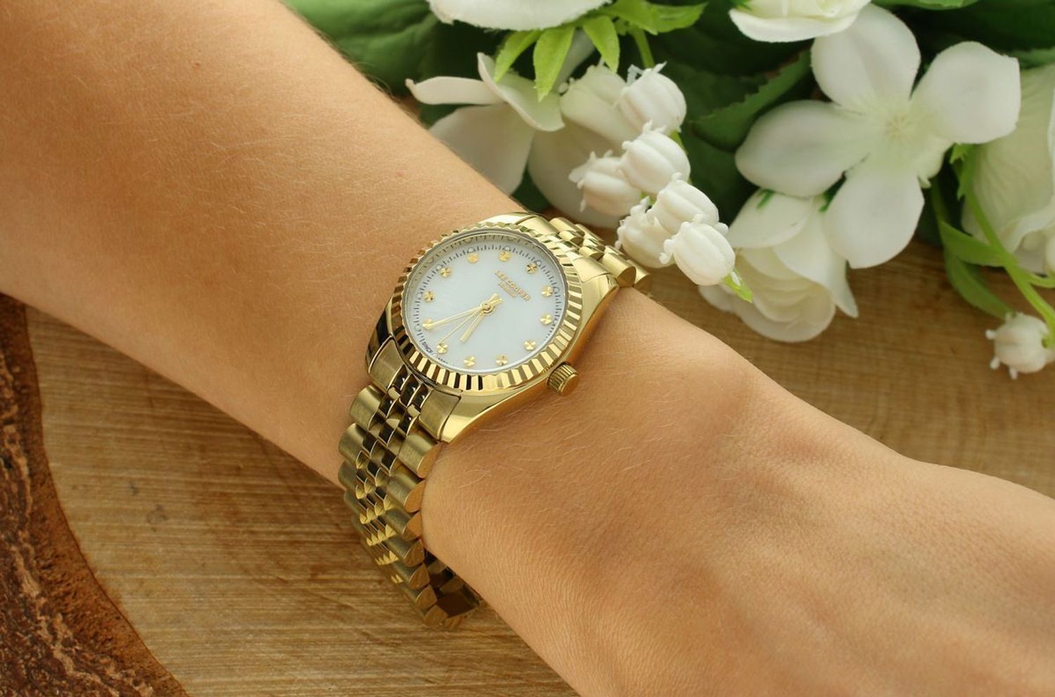 Zegarek damski Lee Cooper LC08167.120 – złoty, perłowa tarcza, kolekcja Spring 25 (2).jpg