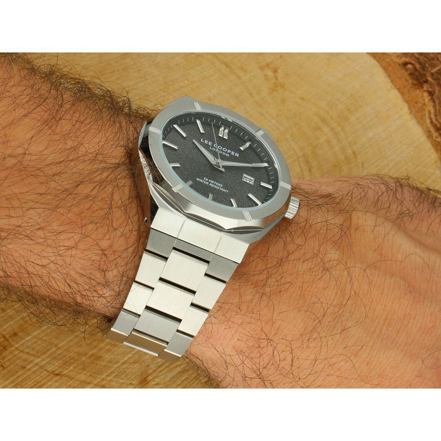 Zegarek męski Lee Cooper LC08234.350, stalowa koperta i bransoleta, czarna tarcza, elegancki i nowoczesny, idealny na letnie dni i codzienne stylizacje.1.webp