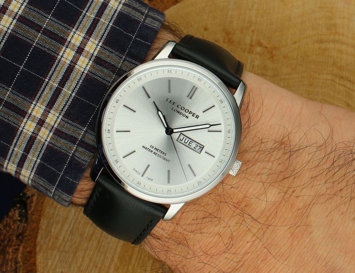 Zegarek męski Lee Cooper LC08235.331 z linii Fashion Summer 25 – elegancki model ze stalową kopertą i czarnym skórzanym paskiem. Idealny na lato, casual i eleganckie stylizacje.1.jpg