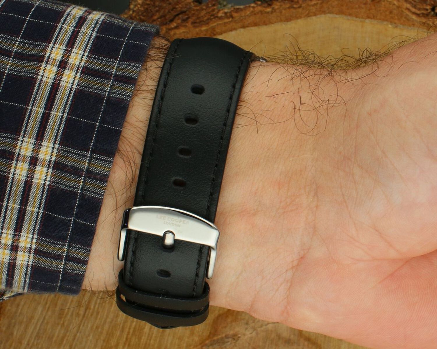 Zegarek męski Lee Cooper LC08235.331 z linii Fashion Summer 25 – elegancki model ze stalową kopertą i czarnym skórzanym paskiem. Idealny na lato, casual i eleganckie stylizacje.1.jpg