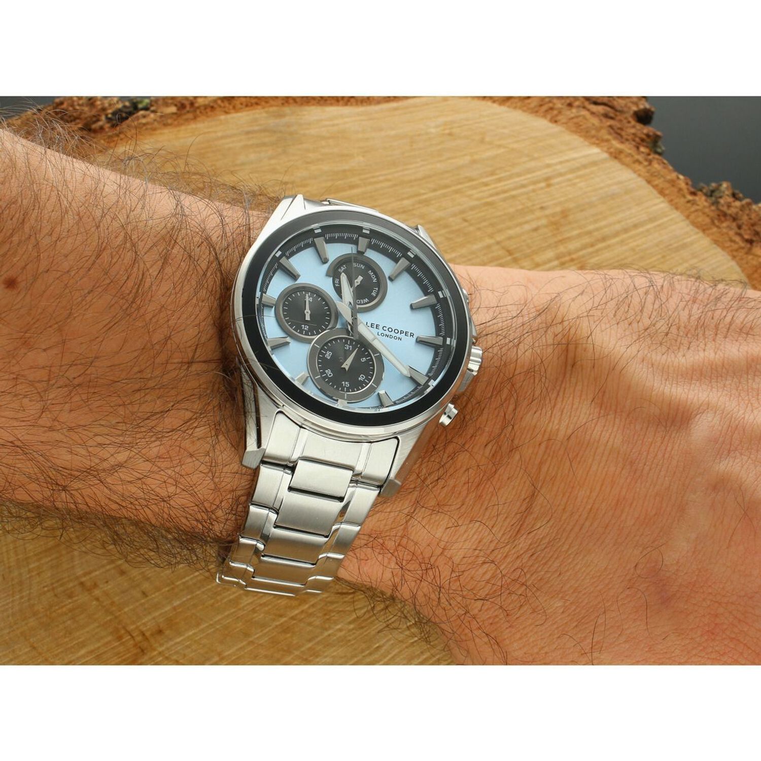 Zegarek męski Lee Cooper LC08249.300, stalowa koperta i bransoleta, niebieska tarcza, analogowy, datownik, wodoszczelność WR 50. Stylowy i trwały dodatek1.webp
