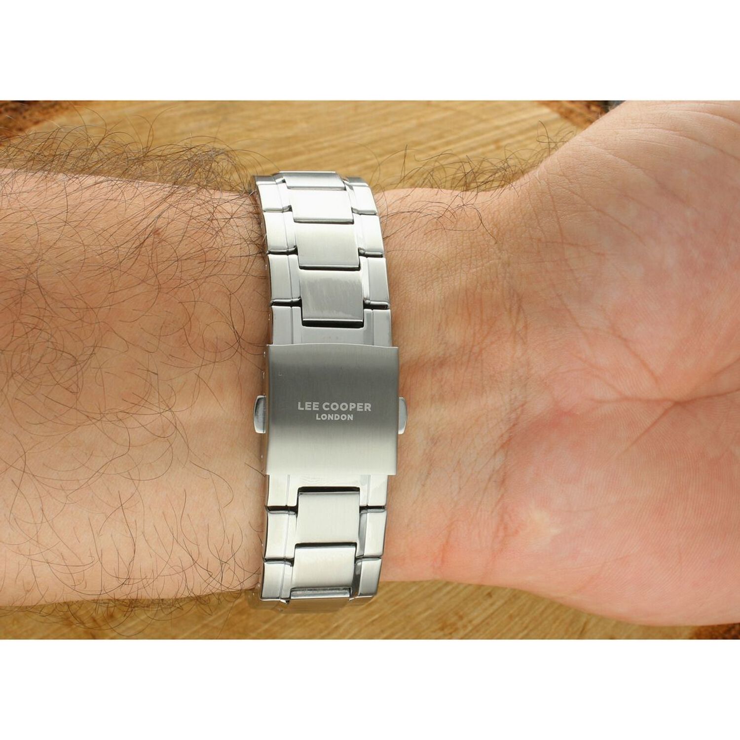 Zegarek męski Lee Cooper LC08249.300, stalowa koperta i bransoleta, niebieska tarcza, analogowy, datownik, wodoszczelność WR 50. Stylowy i trwały dodatek1.webp