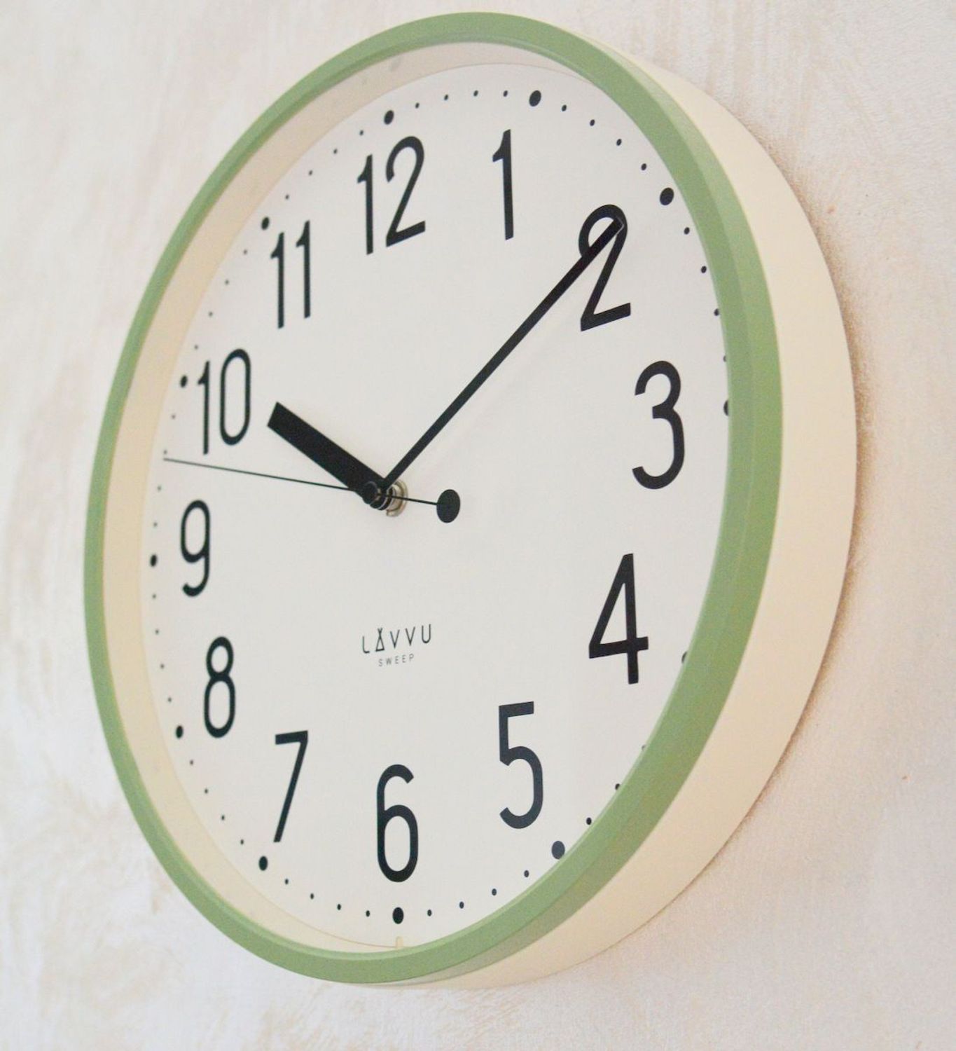 Zegar ścienny LAVVU zielony z płynącym sekundnikiem 30 cm LCS3001. Pastelowy zegar. Zegar pistacjowy. Zegar z płynącym sekundnikiem.  Zegarek ścienny z cichym mechanizmem. Ścienny zegar do pokoju. Zegar ścienny LAVVU na prezent.1.jpg