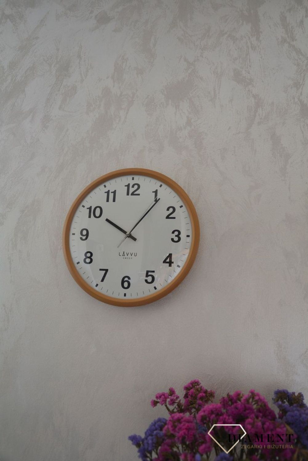 Zegar ścienny okrągły Lavvu do salonu jasny brązowy.jpg