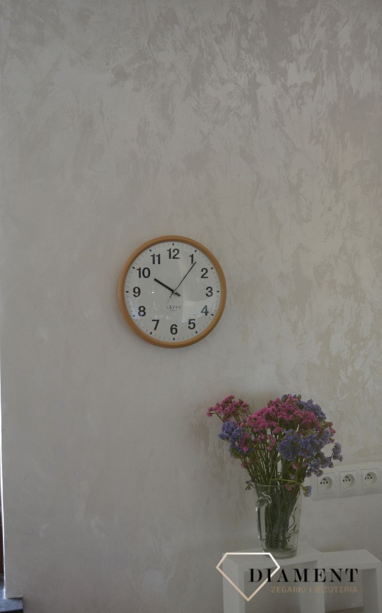 Zegar ścienny okrągły Lavvu do salonu jasny brązowy.jpg