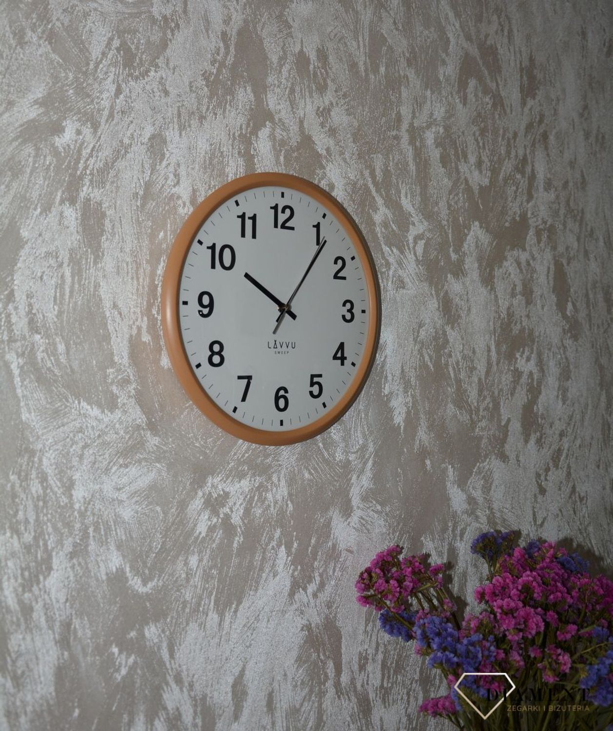 Zegar ścienny okrągły Lavvu do salonu jasny brązowy.jpg