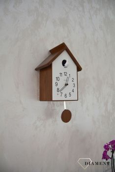 Zegar ścienny drewniany domek z kukułką LCT4020. Zegar drewniany na ścinę. Zegar ścienny z obudowy drewniane w kształcie drewna (1).JPG