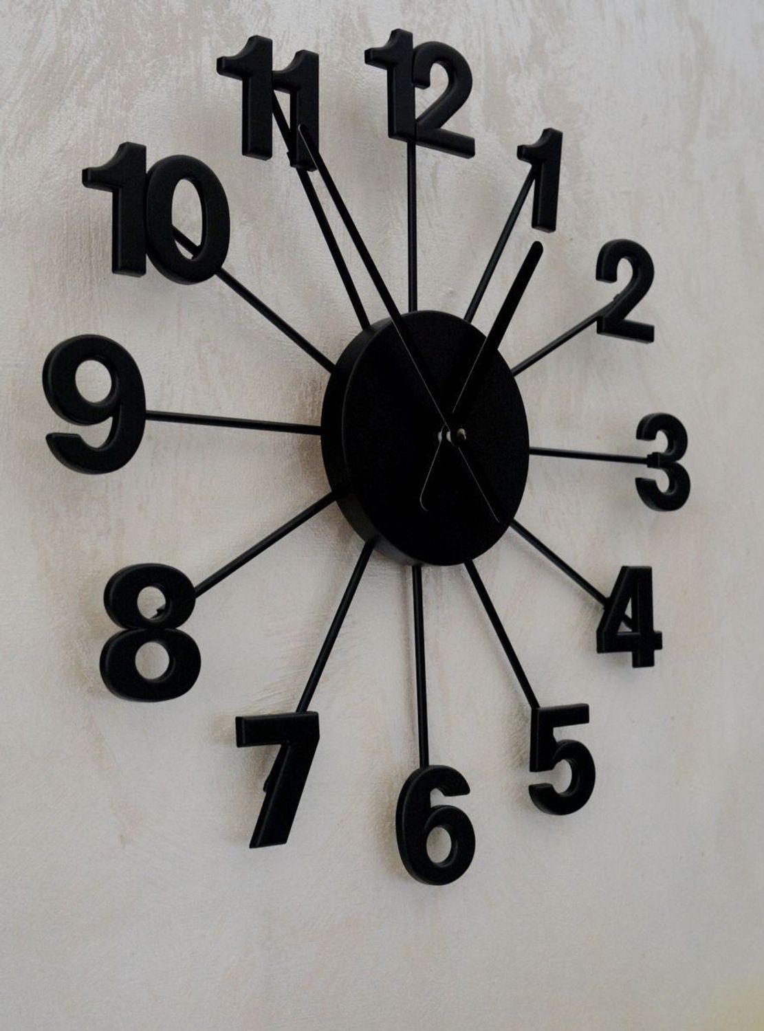 Czarny zegar ścienny LAVVU LCT5001- 42 cm.jpg