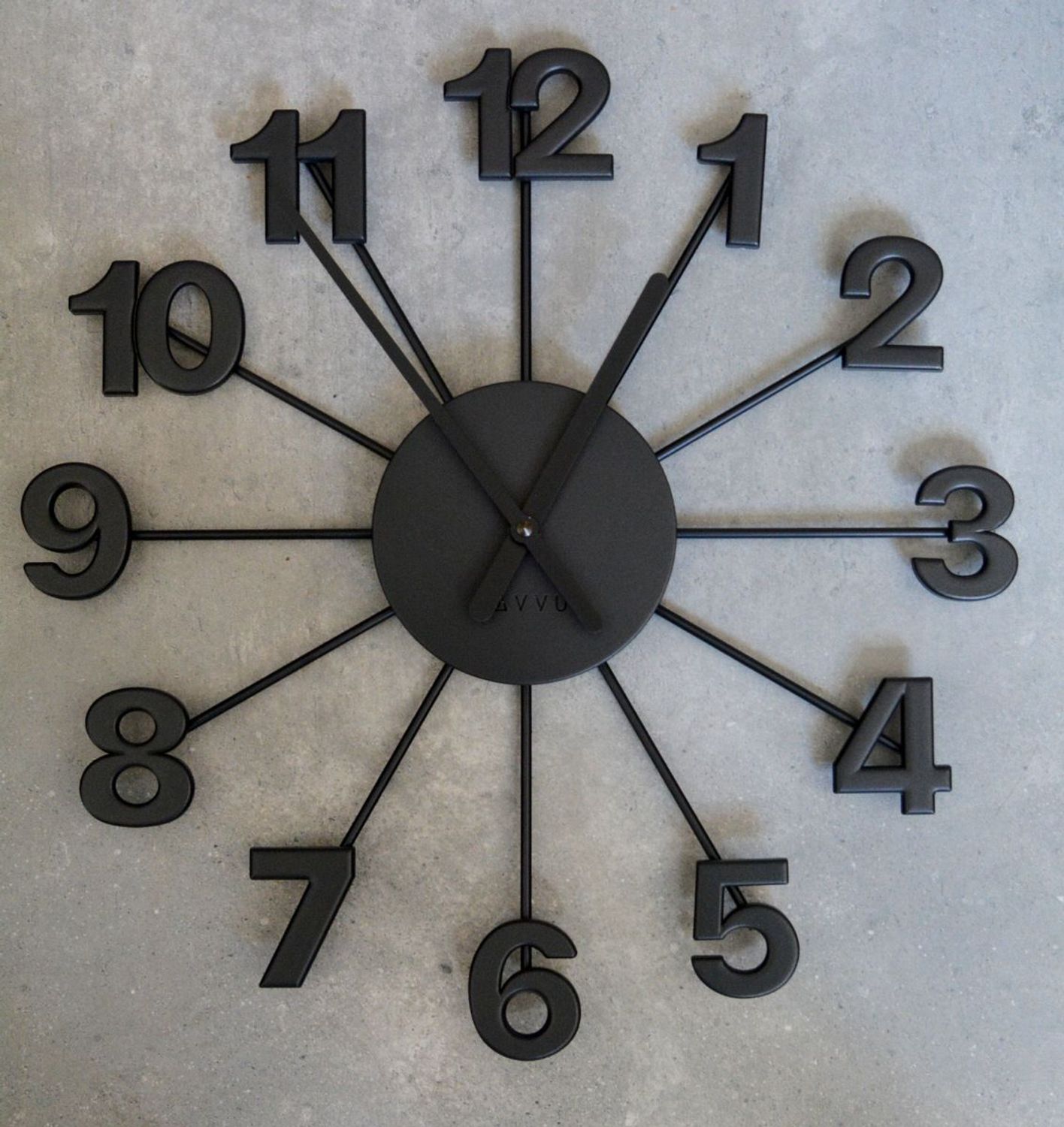 Czarny zegar ścienny LAVVU LCT5001- 42 cm.jpg