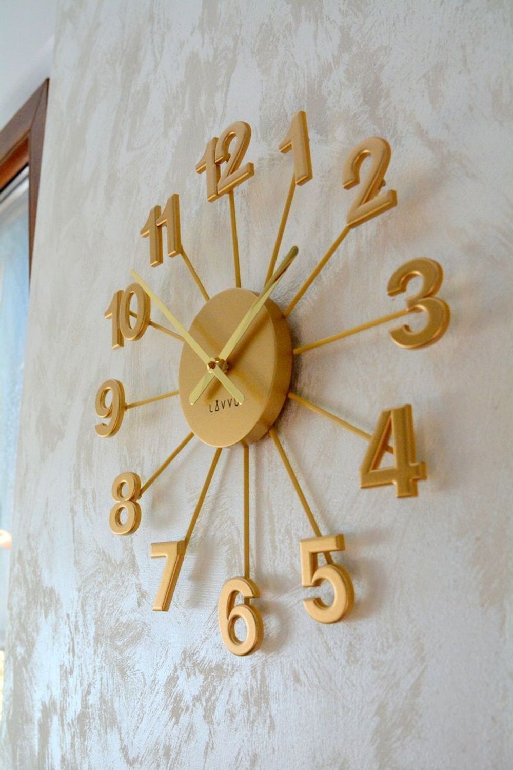 Zegar naścienny LAVVU Design LCT5002. Nowoczesne zegary online. Zegary z darmową dostawą. Złoty duży zegar. Pomysł na prezent. Zegar na ścianę na baterię. Nowoczesny zegar na ścianę do salonu..jpg