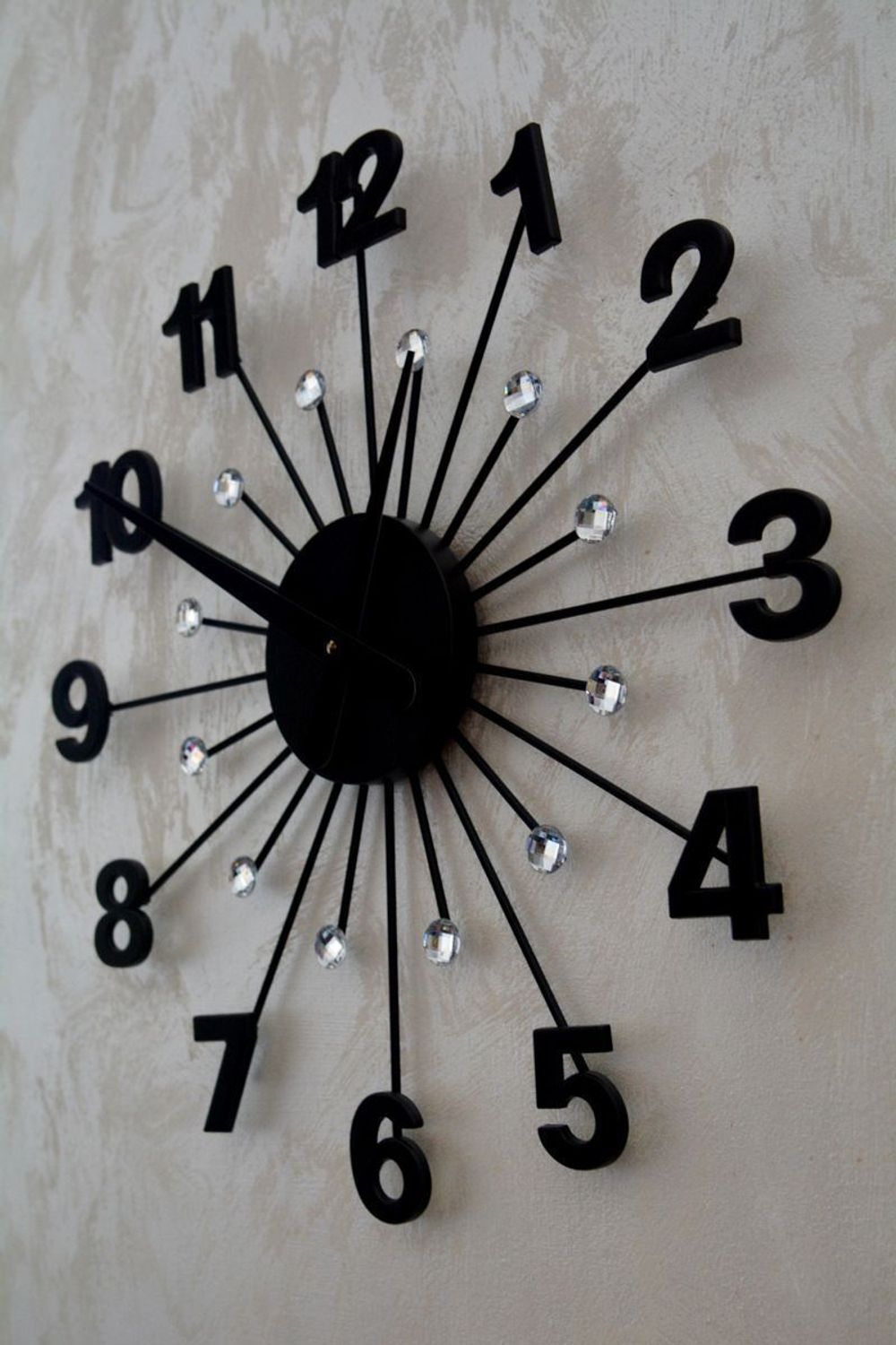 Czarny zegar ścienny z kryształkami LAVVU LCT5011- 49 cm.jpg