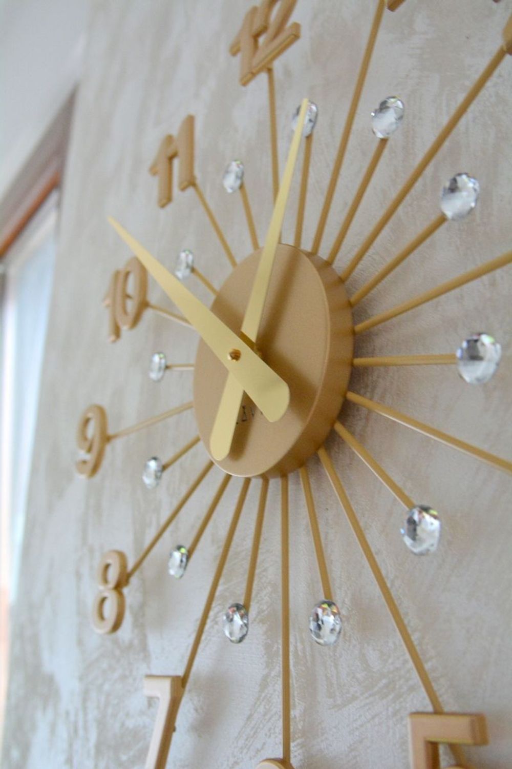 Zegar naścienny LAVVU Design LCT5012.  Nowoczesne zegary online. Zegary z darmową dostawą. Złoty duży zegar. Pomysł na prezent. Zegar na ścianę na baterię. Nowoczesny zegar na ścianę do salonu..jpg