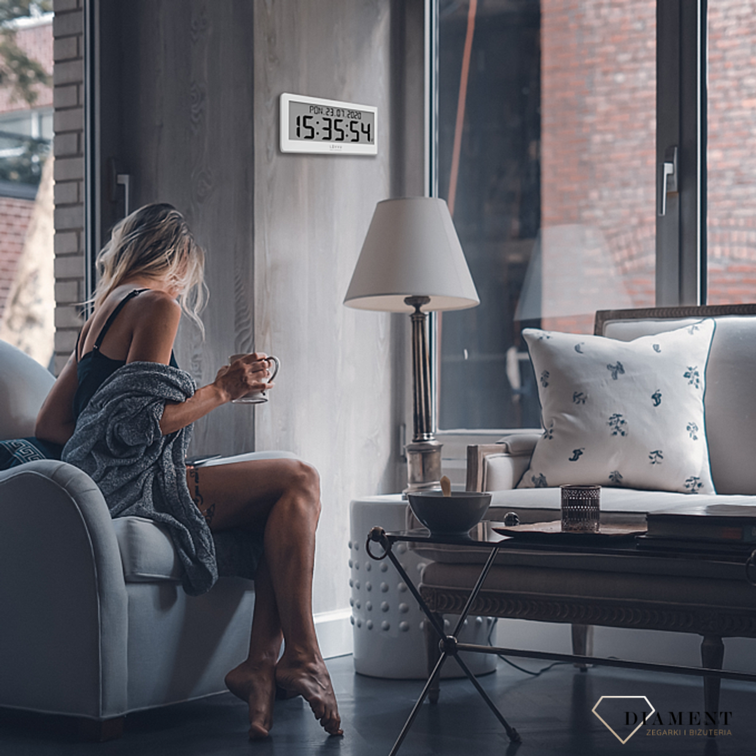 Zegar cyfrowy sterowany falą radiową LAVVU biały c (1).jpg